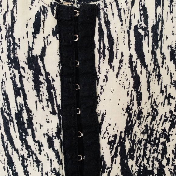 YDE Zebra Print Asymmetrical Top With Corset Back - Picture 2 of 4